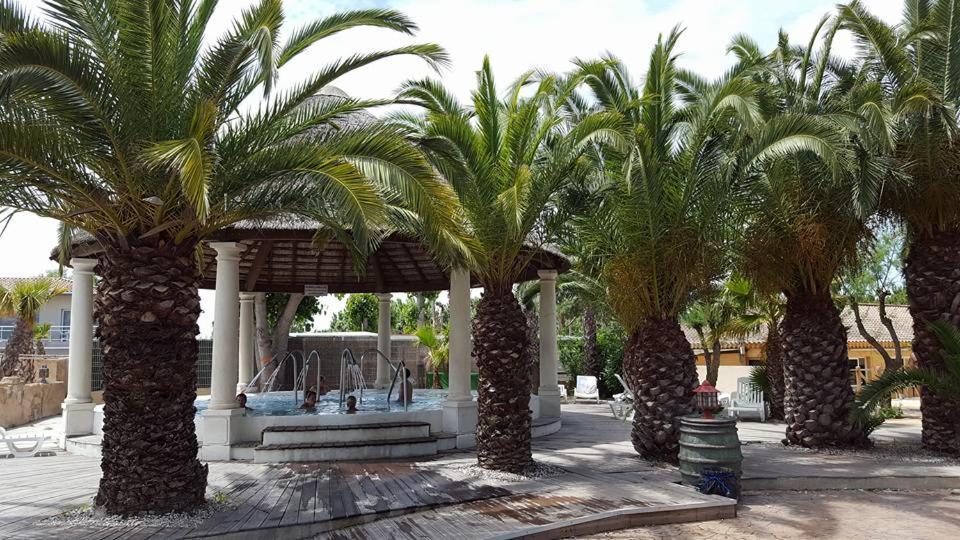 Mobilhome Dans Camping Les Sables D'Or Agde Esterno foto